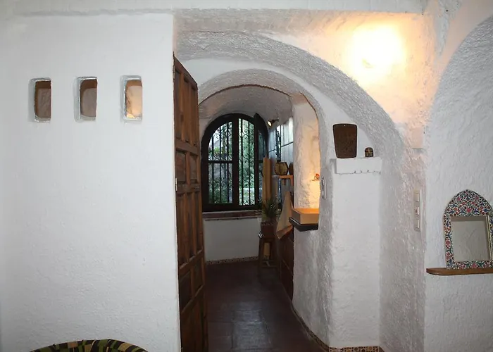 Cueva Los Naranjos